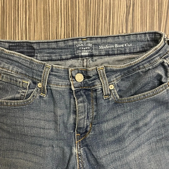 Signature by Levi Strauss & Co. Women's Modern Bootcut Jeans - Picture 2 of 5